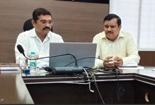 Complete Agristock and e-KYC of eligible farmers. District Magistrate's appeal.